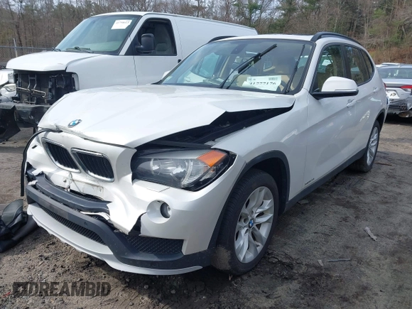 2015 BMW X1 xDrive28i with VIN WBAVL1C59FVY40443, listed as a IAAI auction lot 41777176 with 91,560 mi miles. Bid and sale history available at carsss.com. Image 2.