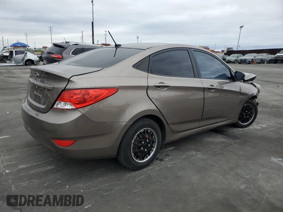 2012 Hyundai Accent GLS z VIN KMHCT4AE9CU187186, wystawiony jako Copart lot #50364835 z przebiegiem 85 638 mil mil oraz Szkody całkowita. Historia ofert i sprzedaży dostępna na DreamBid. Obrazek 3.