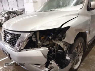 2016 Nissan Pathfinder Platinum z VIN 5N1AR2MM7GC652590, wystawiony jako IAAI lot #41490229 z przebiegiem 112 461 mil mil oraz . Historia ofert i sprzedaży dostępna na DreamBid. Obrazek 6.