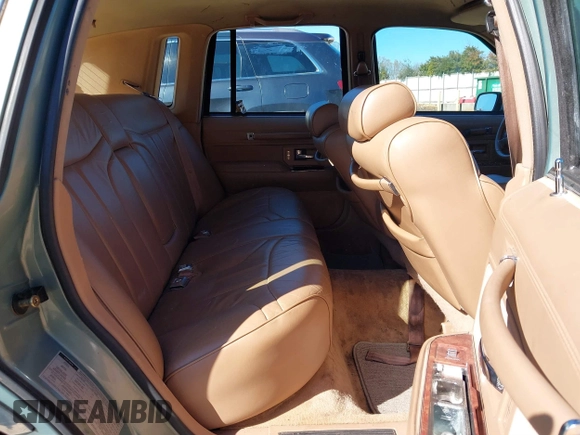 1994 Lincoln Town Car Signature z VIN 1LNLM82W4RY785151, wystawiony jako IAAI lot #41638398 z przebiegiem Nie podano mil oraz . Historia ofert i sprzedaży dostępna na DreamBid. Obrazek 8.