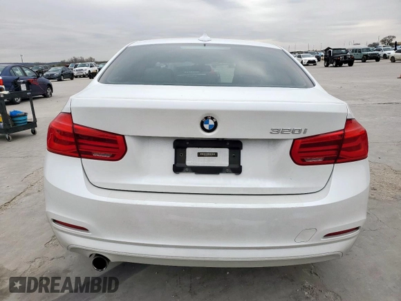 2018 BMW 3 Series 320i with VIN WBA8A9C54JAH12292, listed as a Copart auction lot 46130525 with 33,012 mi miles and Salvage Title. Bid and sale history available at carsss.com. Image 6.