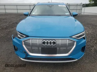 2019 Audi e-tron Premium Plus с VIN WA1LAAGE7KB013766, выставлен на аукционе Copart как лот 57432775 с пробегом 18 657 миль миль и Списание • Salvage title. История ставок и продаж доступна на DreamBid. Изображение 5.