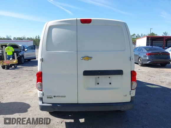 2015 Chevrolet City Express Cargo LS z VIN 3N63M0YN6FK699568, wystawiony jako IAAI lot #41856848 z przebiegiem 69 231 mil mil oraz . Historia ofert i sprzedaży dostępna na DreamBid. Obrazek 17.