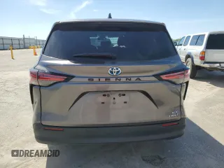 2022 Toyota Sienna XLE with VIN 5TDYRKEC3NS125652, listed as a Copart auction lot 49455045 with 67,628 mi miles and Salvage Title. Bid and sale history available at carsss.com. Image 6.