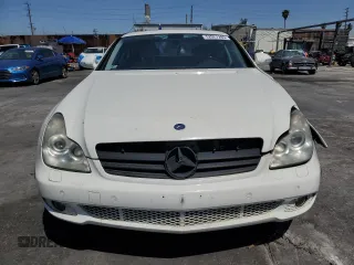 2008 Mercedes-Benz CLS 550 z VIN WDDDJ72X78A134002, wystawiony jako Copart lot #52027285 z przebiegiem 83 484 mil mil oraz Szkoda całkowita • Salvage title. Historia ofert i sprzedaży dostępna na DreamBid. Obrazek 5.