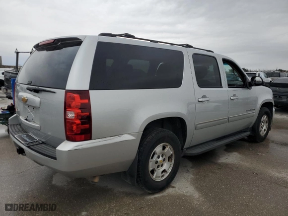2013 Chevrolet Suburban LS with VIN 1GNSCHE02DR304642, listed as a Copart auction lot 43291035 with 0 mi miles and Salvage Title. Bid and sale history available at carsss.com. Image 3.