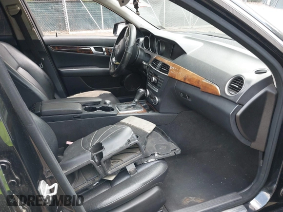 2012 Mercedes-Benz C 300 Sport with VIN WDDGF8BB7CA643833, listed as a IAAI auction lot 42644222 with 169,874 mi miles and . Bid and sale history available at DreamBid. Image 5.