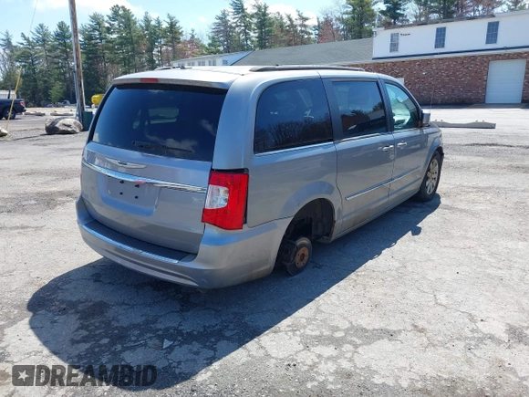2014 Chrysler Town & Country Touring with VIN 2C4RC1BG9ER399146, listed as a IAAI auction lot 42095059 with 190,777 mi miles. Bid and sale history available at carsss.com. Image 4.