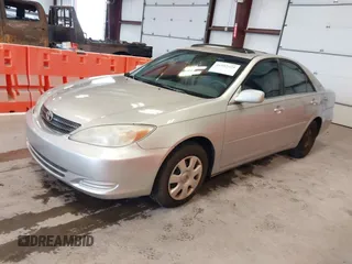 2004 Toyota Camry LE with VIN 4T1BE30K14U312190, listed as a IAAI auction lot 41952035 with 224,361 mi miles. Bid and sale history available at carsss.com. Image 2.