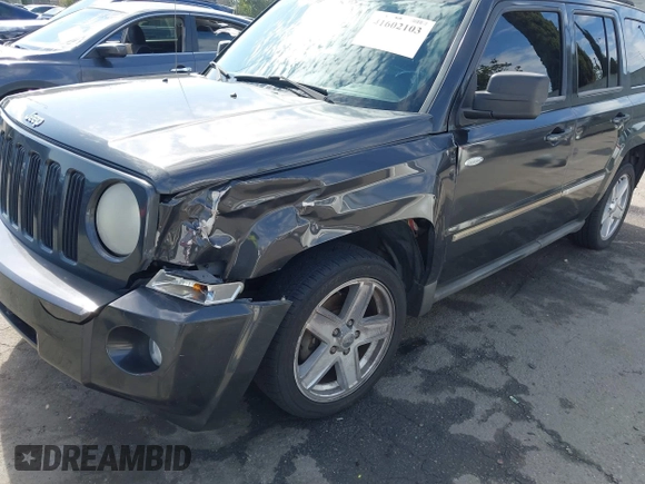 2010 Jeep Patriot Latitude z VIN 1J4NT1GA5AD676661, wystawiony jako IAAI lot #41602103 z przebiegiem 144 915 mil mil oraz . Historia ofert i sprzedaży dostępna na DreamBid. Obrazek 6.