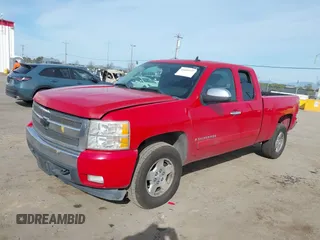 2007 Chevrolet Silverado 1500 LT w/2LT with VIN 2GCEC19J971669428, listed as a IAAI auction lot 41681937 with 243,059 mi miles. Bid and sale history available at carsss.com. Image 17.