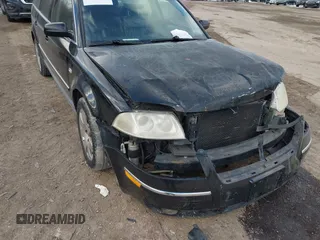 2003 Volkswagen Passat GLX with VIN WVWYH63B23E073924, listed as a IAAI auction lot 41447079 with 160,263 mi miles. Bid and sale history available at carsss.com. Image 6.