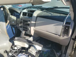2010 Mercury Mariner Premier z VIN 4M2CN8H70AKJ05877, wystawiony jako Copart lot #50355225 z przebiegiem Nie podano mil oraz Czysty tytuł • Clean title. Historia ofert i sprzedaży dostępna na DreamBid. Obrazek 8.