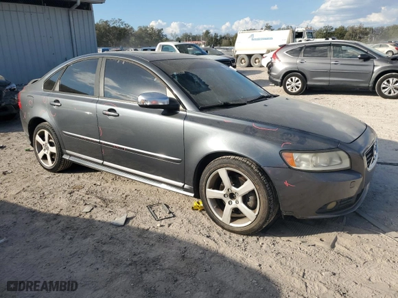 2011 Volvo S40 with VIN YV1672MS6B2532979, listed as a Copart auction lot 44519735 with 177,755 mi miles and Salvage Title. Bid and sale history available at carsss.com. Image 4.