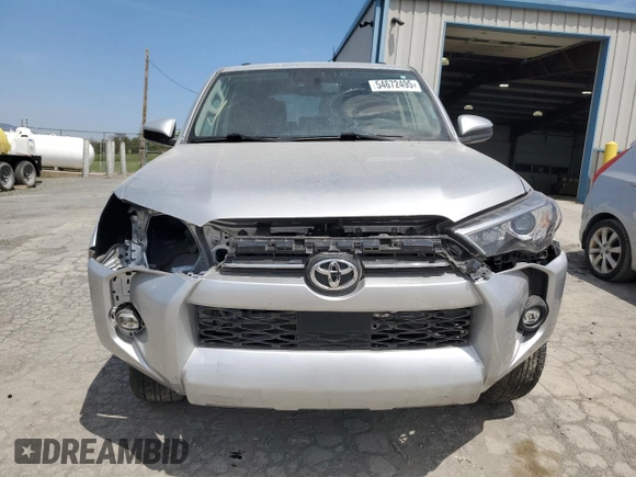 2023 Toyota 4Runner SR5 z VIN JTEMU5JR6P6118556, wystawiony jako Copart lot #54672495 z przebiegiem 54 629 mil mil oraz Czysty tytuł • Clean title. Historia ofert i sprzedaży dostępna na DreamBid. Obrazek 5.