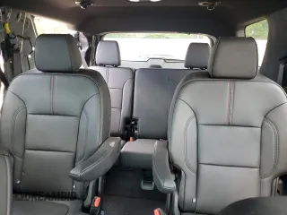 2023 Chevrolet Traverse RS z VIN 1GNEVJKW3PJ339894, wystawiony jako Copart lot #55284345 z przebiegiem 20 737 mil mil oraz Szkoda całkowita • Salvage title. Historia ofert i sprzedaży dostępna na DreamBid. Obrazek 10.