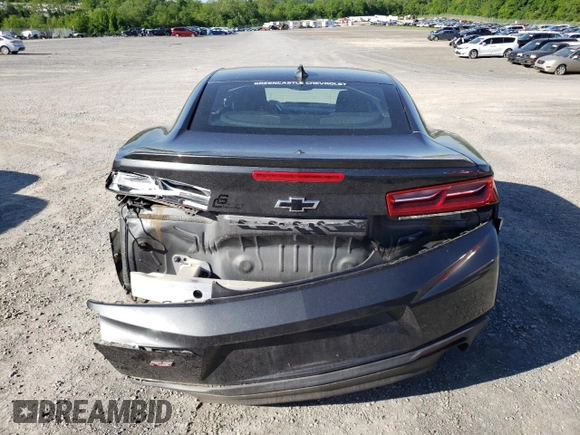 2017 Chevrolet Camaro 1LT z VIN 1G1FB1RS3H0102895, wystawiony jako Copart lot #57480575 z przebiegiem 82 766 mil mil oraz Szkoda całkowita • Salvage title. Historia ofert i sprzedaży dostępna na DreamBid. Obrazek 6.