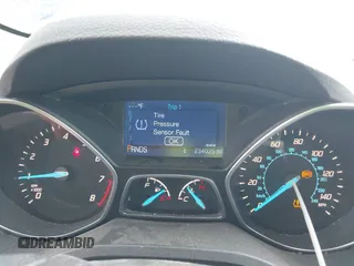 2014 Ford Escape SE with VIN 1FMCU0GX8EUC53549, listed as a IAAI auction lot 42067617 with 234,025 mi miles and . Bid and sale history available at DreamBid. Image 7.