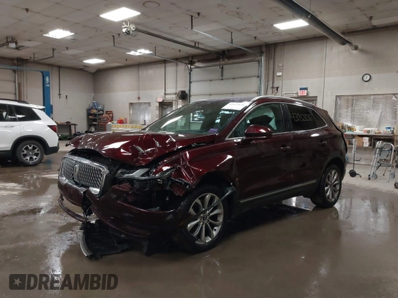 2019 Lincoln MKC Select z VIN 5LMCJ2D95KUL07473, wystawiony jako IAAI lot #42052830 z przebiegiem 70 553 mil mil oraz . Historia ofert i sprzedaży dostępna na DreamBid. Obrazek 17.