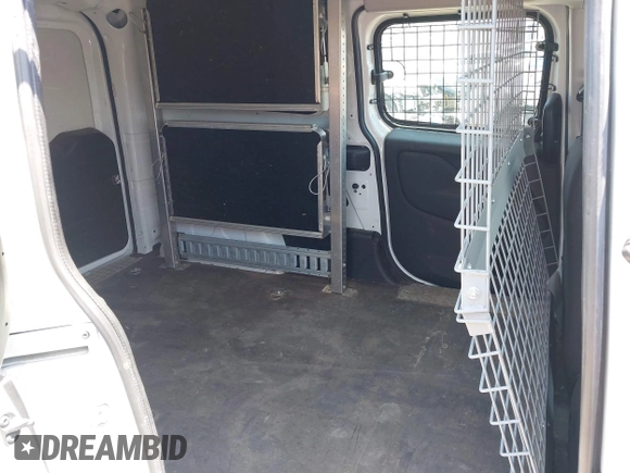 2019 Ram ProMaster City Cargo Tradesman z VIN ZFBHRFAB4K6N81095, wystawiony jako IAAI lot #42350761 z przebiegiem 93 324 mil mil oraz . Historia ofert i sprzedaży dostępna na DreamBid. Obrazek 8.
