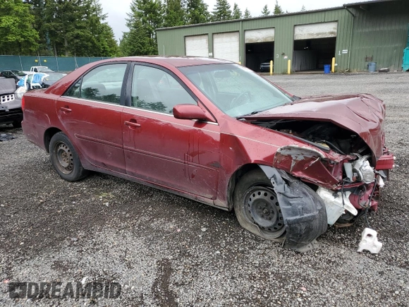 2004 Toyota Camry LE z VIN JTDBE32KX40273821, wystawiony jako Copart lot #58938275 z przebiegiem 153 096 mil mil oraz Szkoda całkowita • Salvage title. Historia ofert i sprzedaży dostępna na DreamBid. Obrazek 4.