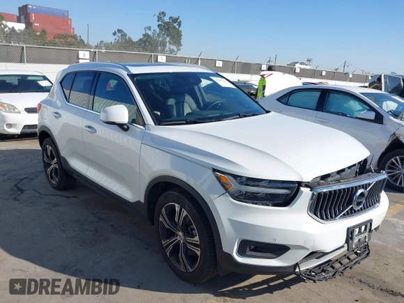 2020 Volvo XC40 Inscription with VIN YV4AC2HL5L2306199, listed as a IAAI auction lot 41687154 with 22,061 mi miles. Bid and sale history available at carsss.com. Image 1.