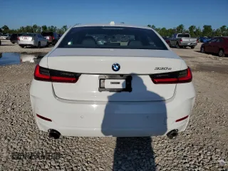 2024 BMW 3 Series 330e with VIN 3MW39FF09R8D93607, listed as a Copart auction lot 51663685 with 20,577 mi miles and Clean Title. Bid and sale history available at carsss.com. Image 6.