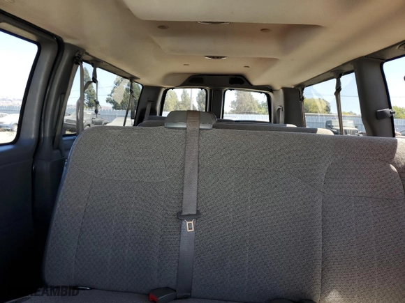 2018 Chevrolet Express Passenger LT with VIN 1GAZGPFG0J1331553, listed as a Copart auction lot 69189694 with 84,376 mi miles and Salvage Title. Bid and sale history available at carsss.com. Image 10.