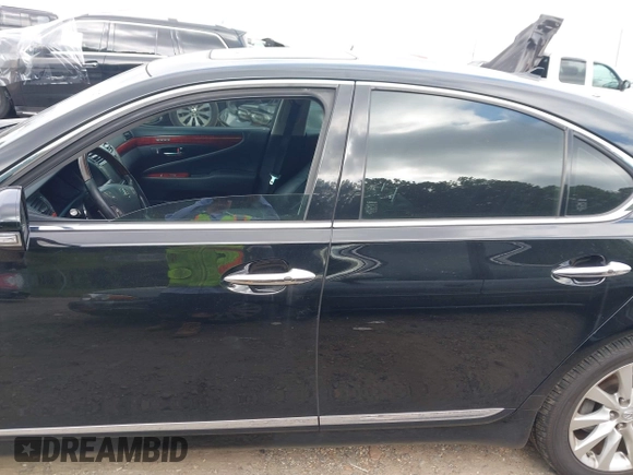 2010 Lexus LS 460 с VIN JTHCL5EFXA5008723, выставлен на аукционе IAAI как лот 42635747 с пробегом 156 030 миль миль и . История ставок и продаж доступна на DreamBid. Изображение 14.