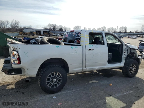 2018 Ram 2500 Tradesman with VIN 3C6UR5CL7JG108890, listed as a Copart auction lot 44032475 with 243,606 mi miles and Salvage Title. Bid and sale history available at carsss.com. Image 3.