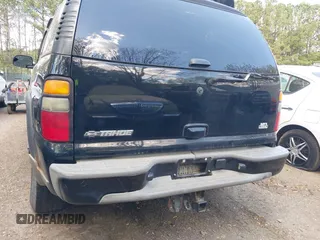 2006 Chevrolet Tahoe Z71 z VIN 1GNEK13Z26R123536, wystawiony jako IAAI lot #42036662 z przebiegiem 299 284 mil mil oraz . Historia ofert i sprzedaży dostępna na DreamBid. Obrazek 6.