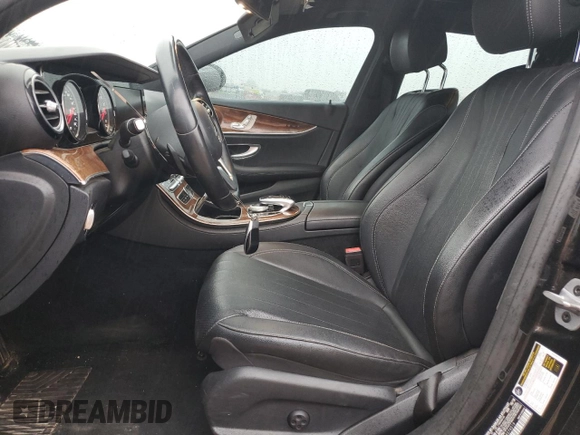 2019 Mercedes-Benz E 300 z VIN WDDZF4JB4KA574519, wystawiony jako Copart lot #42816585 z przebiegiem 75 607 mil mil oraz Szkoda całkowita • Salvage title. Historia ofert i sprzedaży dostępna na DreamBid. Obrazek 7.