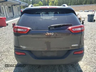2014 Jeep Cherokee Latitude z VIN 1C4PJLCB6EW241382, wystawiony jako Copart lot #53204705 z przebiegiem 120 752 mil mil oraz Szkoda całkowita • Salvage title. Historia ofert i sprzedaży dostępna na DreamBid. Obrazek 6.