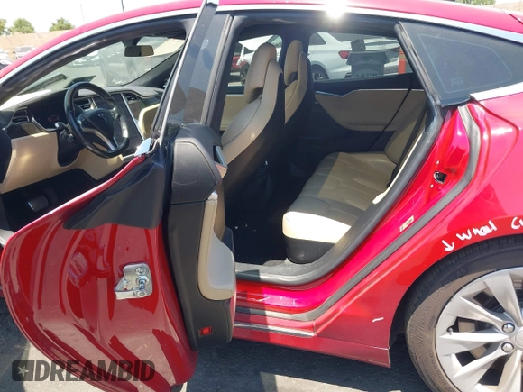 2017 Tesla Model S 60 z VIN 5YJSA1E18HF178698, wystawiony jako IAAI lot #42627397 z przebiegiem 87 301 mil mil oraz . Historia ofert i sprzedaży dostępna na DreamBid. Obrazek 8.