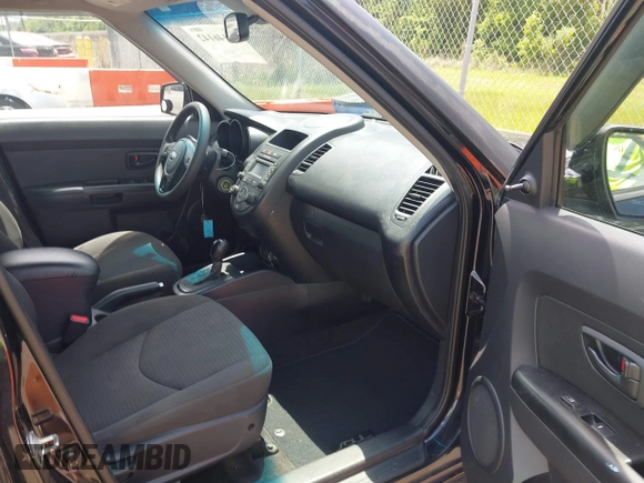 2013 Kia Soul with VIN KNDJT2A52D7631573, listed as a IAAI auction lot 42146142 with 189,687 mi miles and . Bid and sale history available at DreamBid. Image 5.