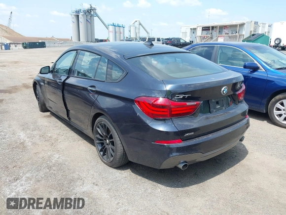 2017 BMW 5 Series 535i xDrive z VIN WBA5M4C31HD187080, wystawiony jako IAAI lot #42543064 z przebiegiem 117 325 mil mil oraz . Historia ofert i sprzedaży dostępna na DreamBid. Obrazek 3.