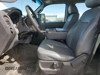 2015 Ford F-250 XL z VIN 1FT7W2A69FED12129, wystawiony jako Copart lot #53136255 z przebiegiem 246 251 mil mil oraz Czysty tytuł • Clean title. Historia ofert i sprzedaży dostępna na DreamBid. Obrazek 7.