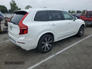 2023 Volvo XC90 Plus z VIN YV4H600N6P1975522, wystawiony jako Copart lot #57581404 z przebiegiem 6 683 mil mil oraz Szkoda całkowita • Salvage title. Historia ofert i sprzedaży dostępna na DreamBid. Obrazek 3.