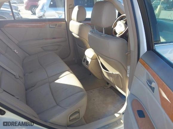 2005 Toyota Avalon XL with VIN 4T1BK36B25U031050, listed as a IAAI auction lot 41024010 with 203,336 mi miles. Bid and sale history available at carsss.com. Image 8.