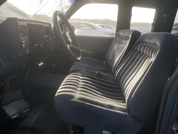 1991 Chevrolet 1500 Pickups with VIN 2GCEC19K7M1222696, listed as a Copart auction lot 48301565 with 140,864 mi miles and Salvage Title. Bid and sale history available at carsss.com. Image 7.