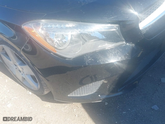 2016 Mercedes-Benz CLA with VIN WDDSJ4GB5GN304819, listed as a IAAI auction lot 40821158 with 82,726 mi miles. Bid and sale history available at carsss.com. Image 6.