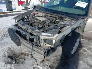 2003 Buick Century Custom with VIN 2G4WS52J231202771, listed as a IAAI auction lot 41631227 with 85,301 mi miles. Bid and sale history available at carsss.com. Image 6.