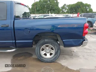 2007 Dodge 1500 ST z VIN 1D7HA18K57J562577, wystawiony jako IAAI lot #42355951 z przebiegiem 190 791 mil mil oraz . Historia ofert i sprzedaży dostępna na DreamBid. Obrazek 20.