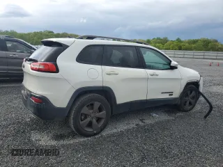 2016 Jeep Cherokee Latitude with VIN 1C4PJMCS8GW250805, listed as a Copart auction lot 52947755 with 135,399 mi miles and Clean Title. Bid and sale history available at carsss.com. Image 3.