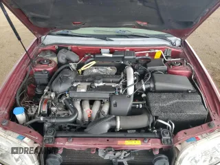 2004 Volvo V40 z VIN YV1VW27584F099598, wystawiony jako Copart lot #67156814 z przebiegiem 99 046 mil mil oraz Tytuł czysty. Historia ofert i sprzedaży dostępna na DreamBid. Obrazek 11.