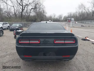 2022 Dodge Challenger R/T with VIN 2C3CDZBT8NH254575, listed as a IAAI auction lot 41912825 with 31,518 mi miles. Bid and sale history available at carsss.com. Image 17.