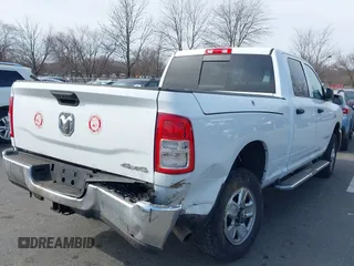 2022 Ram 2500 Tradesman with VIN 3C6UR5CL5NG222389, listed as a IAAI auction lot 38798981 with 62,755 mi miles. Bid and sale history available at carsss.com. Image 4.
