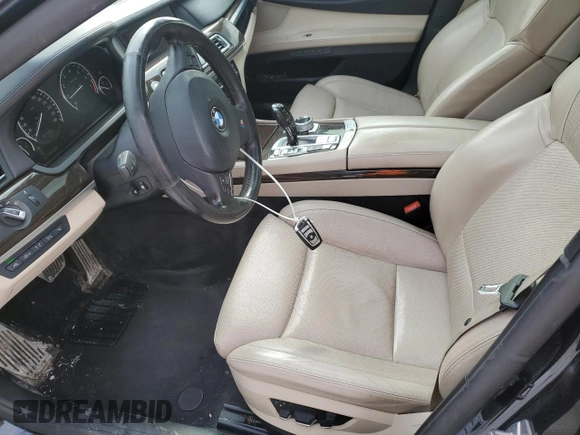 2010 BMW 7 Series 750i xDrive z VIN WBAKC6C56ACL67878, wystawiony jako Copart lot #45727215 z przebiegiem 251 789 mil mil oraz Szkoda całkowita • Salvage title. Historia ofert i sprzedaży dostępna na DreamBid. Obrazek 7.