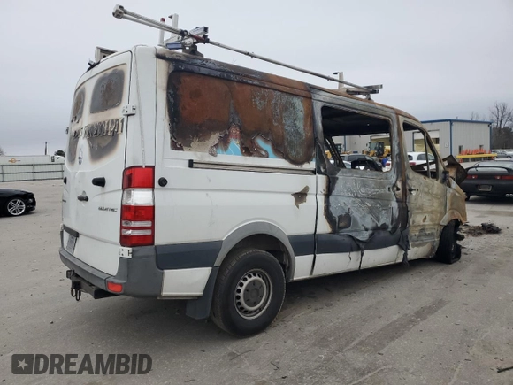 2015 Freightliner Sprinter с VIN WDYPE7DC0FP131589, выставлен на аукционе Copart как лот 43347545 с пробегом Не указан миль и Списание • Salvage title. История ставок и продаж доступна на DreamBid. Изображение 3.