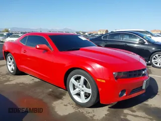 2011 Chevrolet Camaro 2LT z VIN 2G1FC1ED1B9110964, wystawiony jako IAAI lot #42067434 z przebiegiem 127 827 mil mil oraz . Historia ofert i sprzedaży dostępna na DreamBid. Obrazek 1.